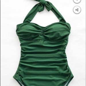 NWTs Cupshe green one piece suit